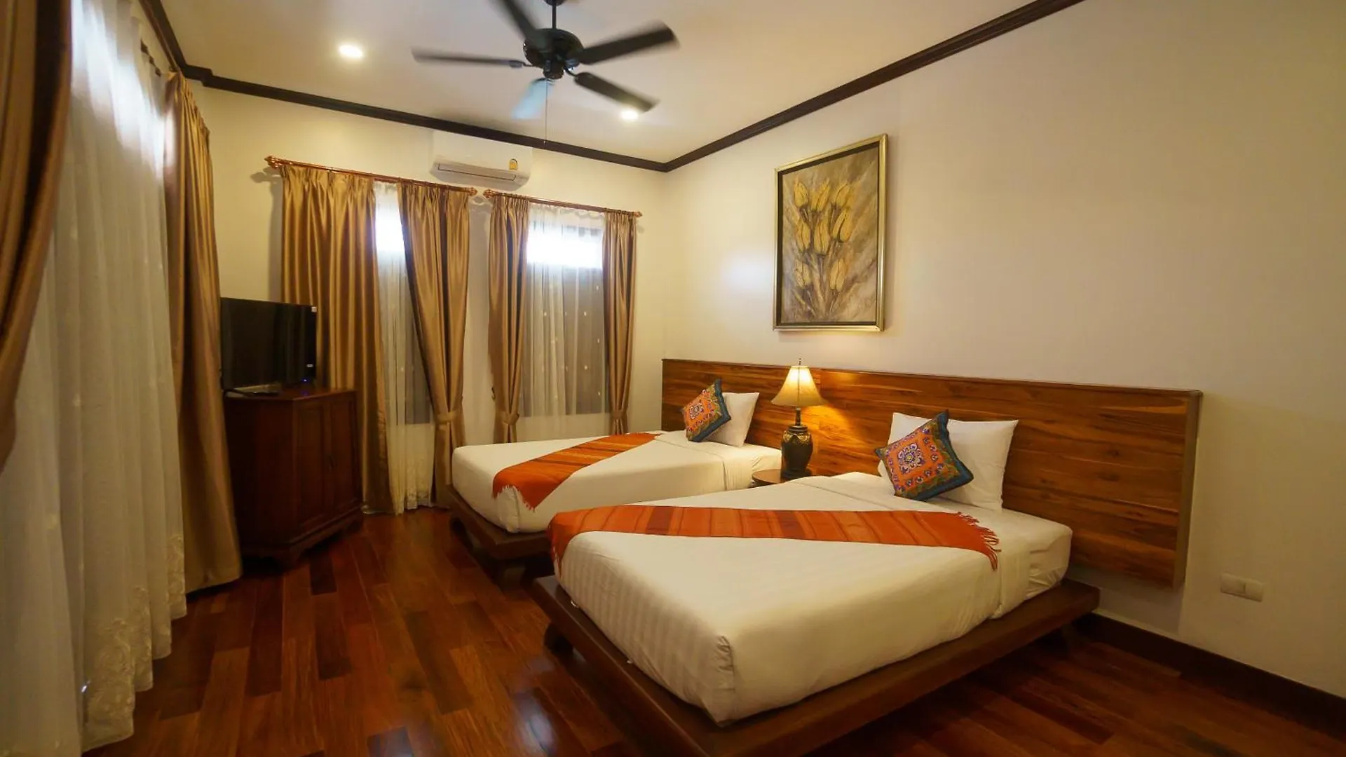 Lux Hotel Luang Prabang 3*,  Laos